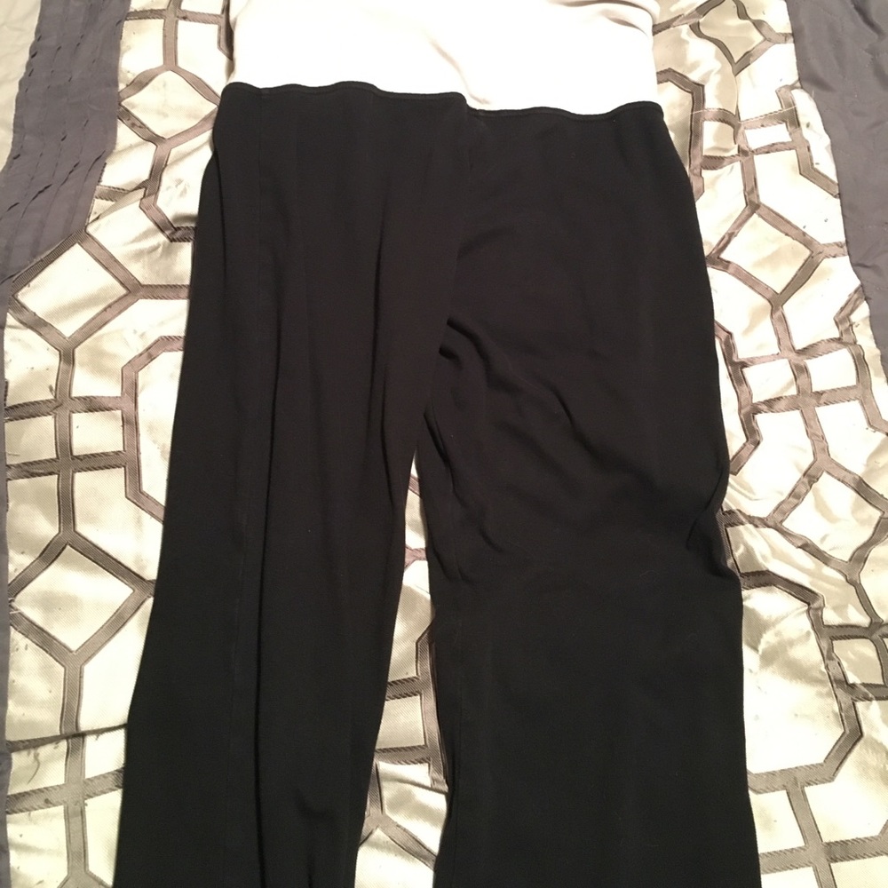 Black and white yoga pants
